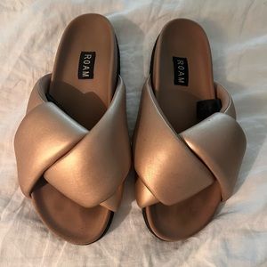 Roam Foldy Slide Sandal Rose Gold